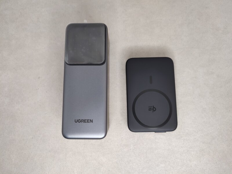 UGREEN Nexode 165W PB726 vs Baseus PicoGo AM61 2
