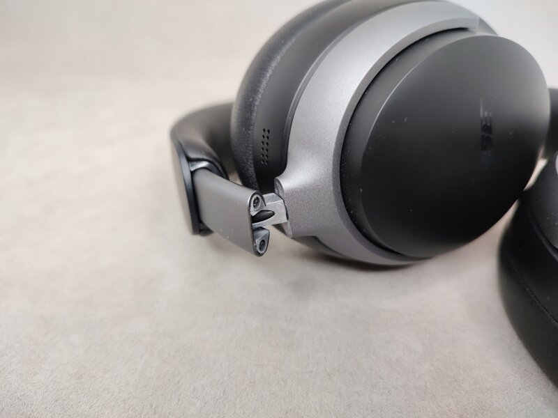 ОБЗОР Bose QuietComfort Ultra Headphones - Лучшее Шумоподавление до $300 и Пространственный Звук 78 Bose QuietComfort Ultra Headphones - шарнир