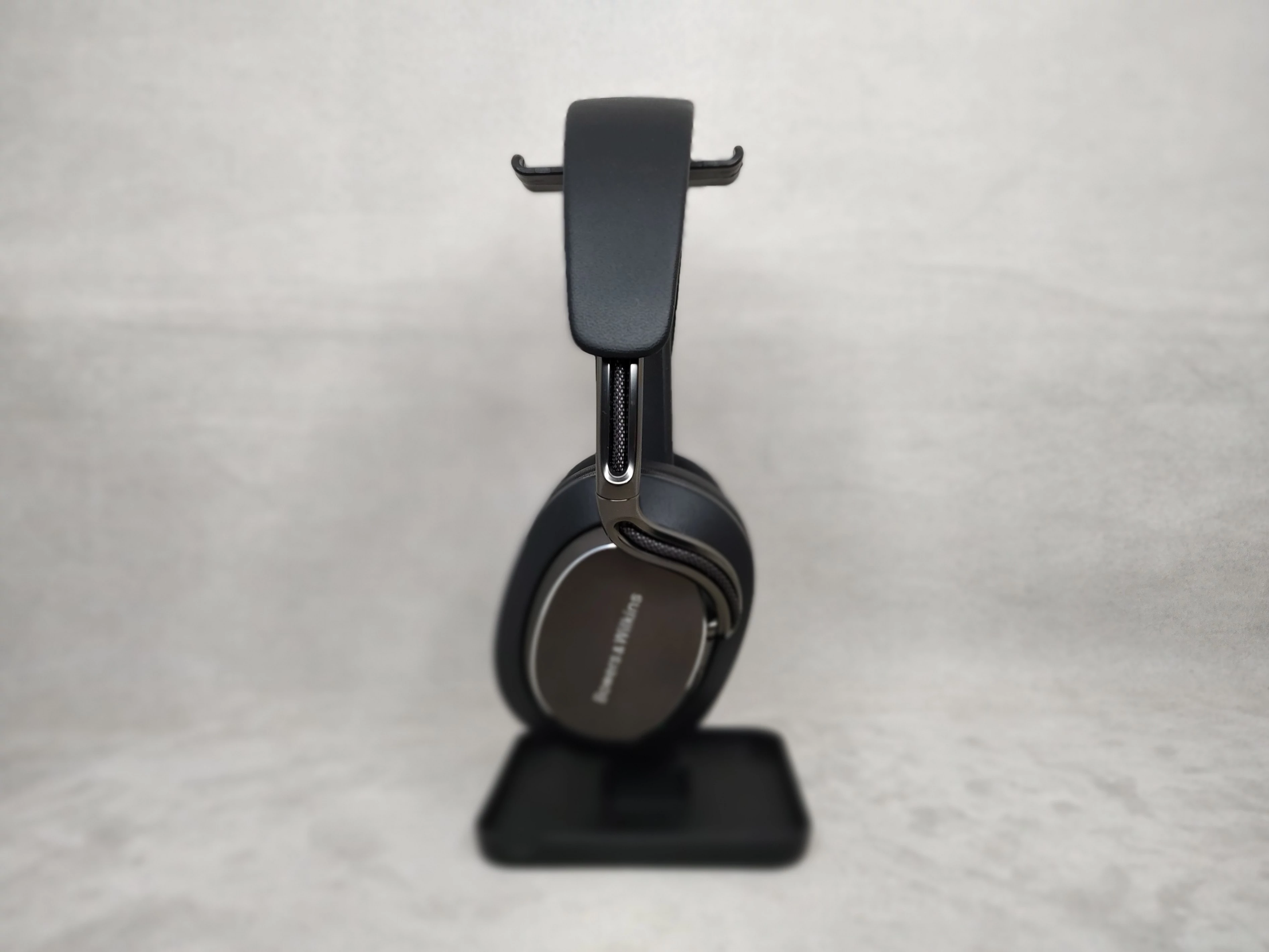 ОБЗОР Bowers & Wilkins Px8 S2 - Полноразмерные Наушники с Эталонным Басом 11 Беспроводные наушники Bowers & Wilkins px8 s2