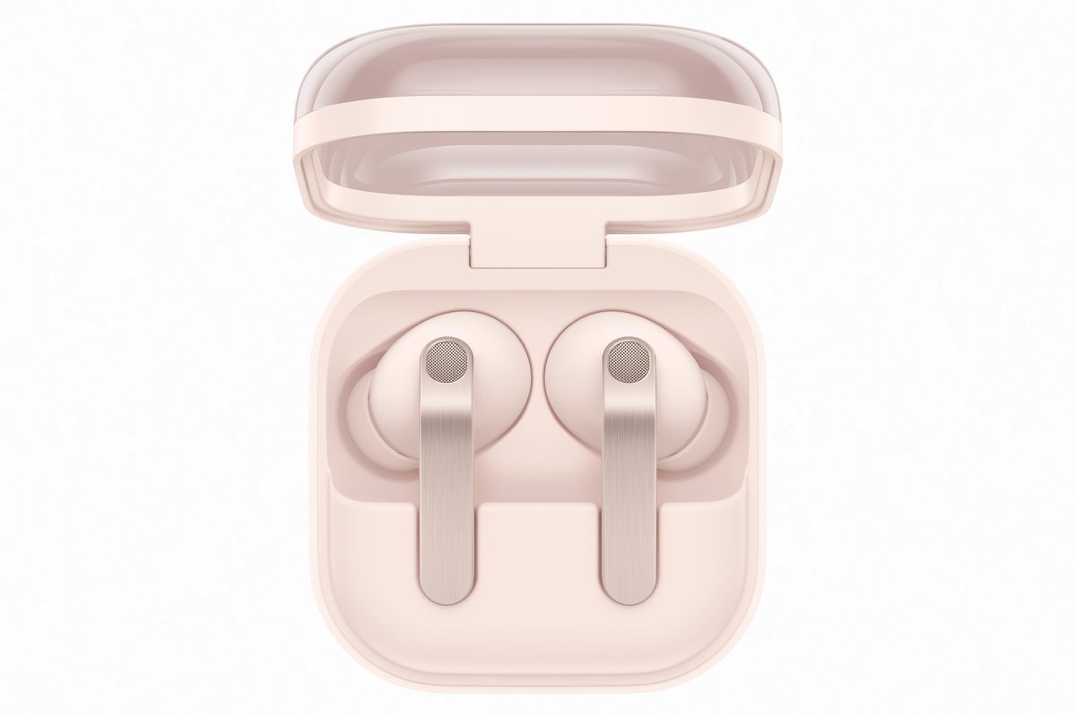Samsung Galaxy Buds 4 Pro Pink Gold — кейс открыт