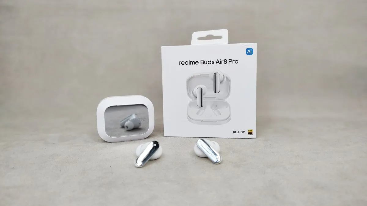ОГЛЯД Realme Buds Air 8 Pro (2026) vs Air 7 Pro (2025) — Чи змогла Новинка стрибнути вище голови? 1 Внутрішньоканальні навушники Realme Buds Air 8 Pro