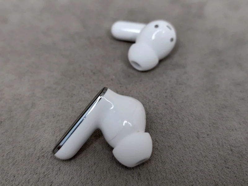 ОГЛЯД Realme Buds Air 8 Pro (2026) vs Air 7 Pro (2025) — Чи змогла Новинка стрибнути вище голови? 28 Bluetooth навушники Realme Buds Air 8 Pro