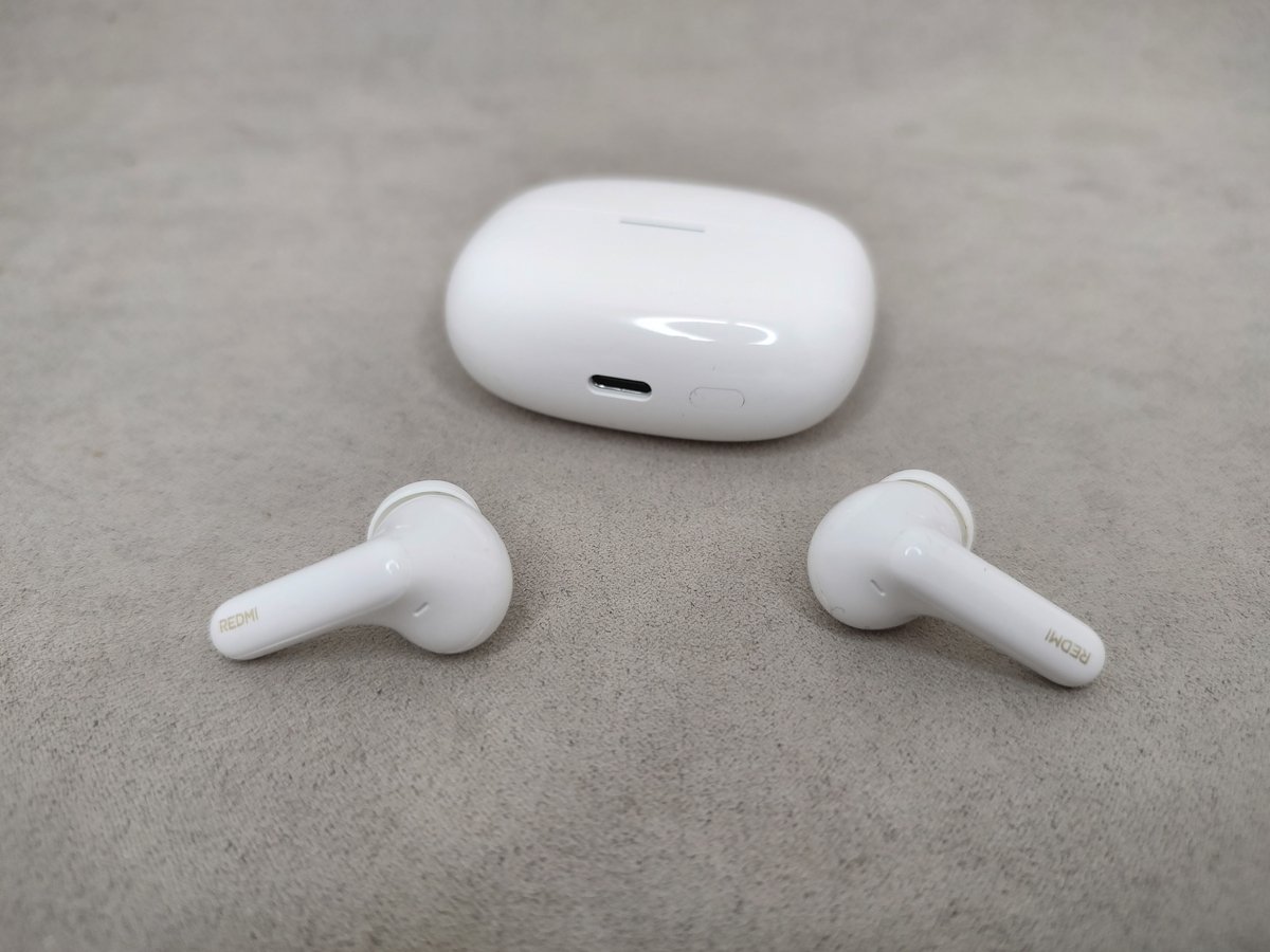 Redmi Buds 8 Pro VS Realme Buds Air 8 Pro Review - Comparing Two New Products of 2026 16 Redmi Buds 8 Pro wireless earbuds
