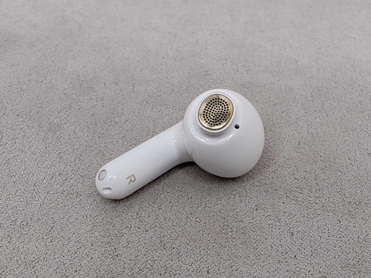Redmi Buds 8 Pro VS Realme Buds Air 8 Pro Review - Comparing Two New Products of 2026 17 Redmi Buds 8 Pro sound tube