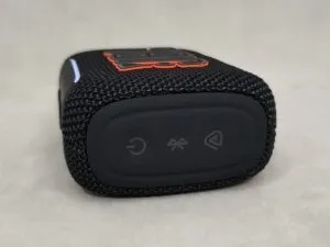 JBL Go 5 - кнопки управления подключением
