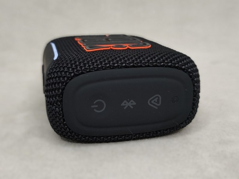 JBL Go 5 - кнопки управления подключением