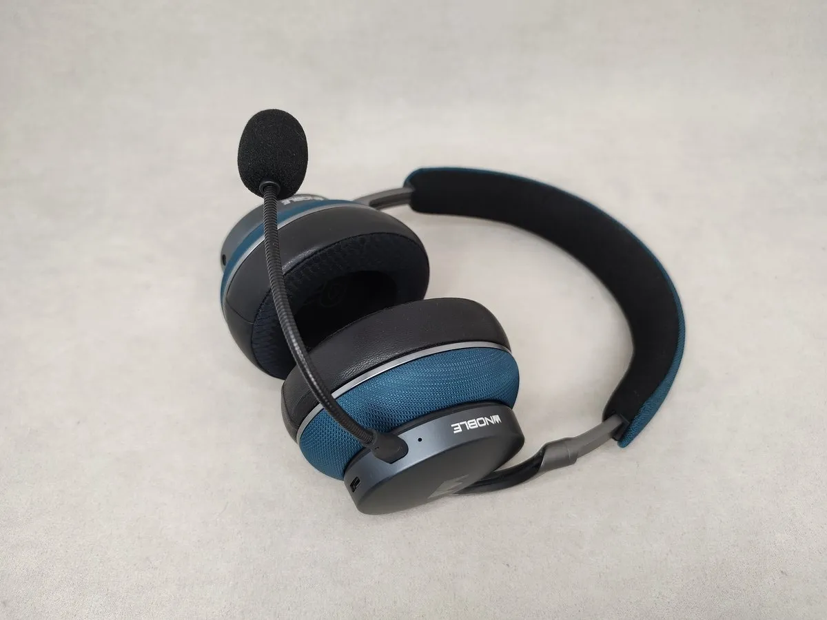 Noble Audio FoKus Apollo Pro (2026) vs FoKus Apollo (2024) - Ещё Лучше Звук с Надбавкой в $50 11 Noble Audio FoKus Apollo Pro - микрофон на штанге