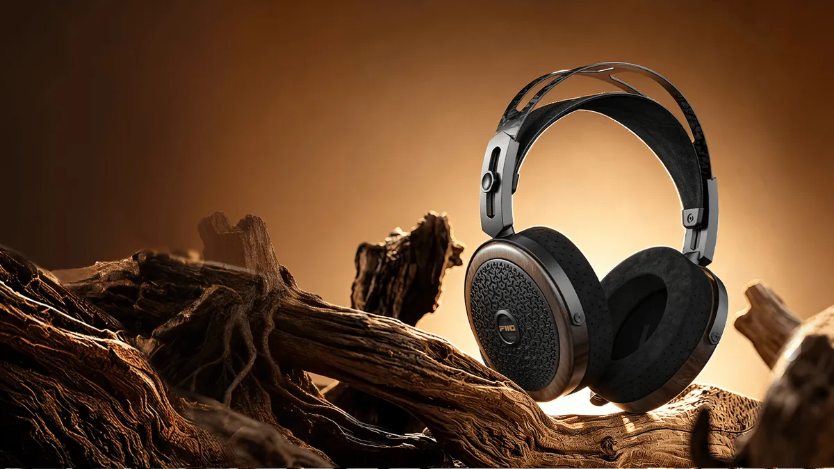 FiiO FT15, официальный кадр бренда
