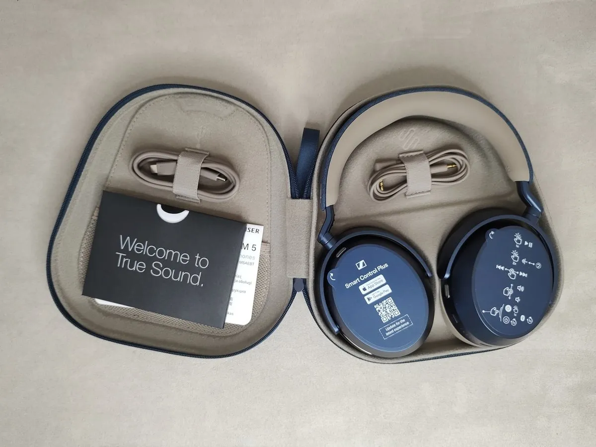 ОБЗОР Sennheiser MOMENTUM 5 Wireless (2026) - ЛУЧШИЙ Звук до $600 19 Sennheiser MOMENTUM 5 Wireless - комплектация
